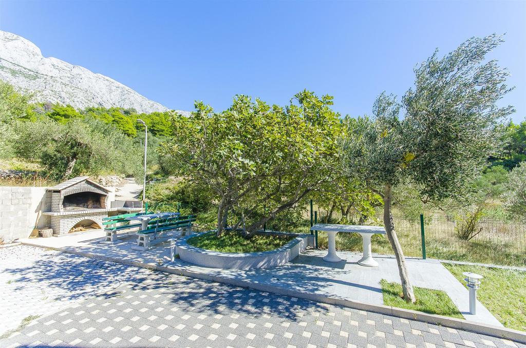 Apartments Seaview Tucepi Exterior photo