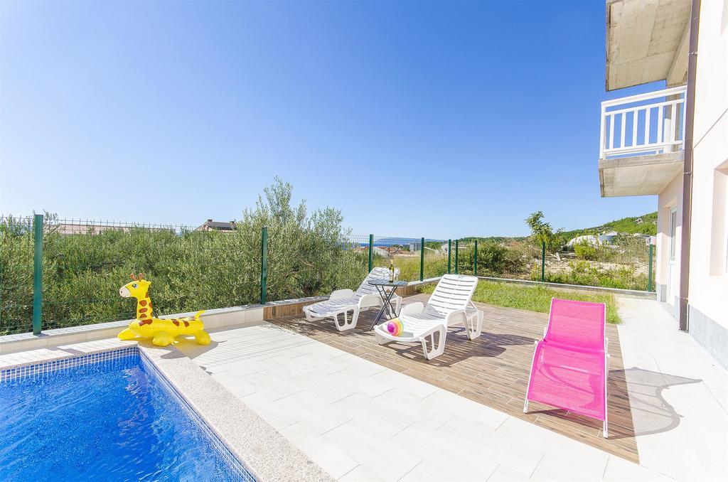 Apartments Seaview Tucepi Exterior photo